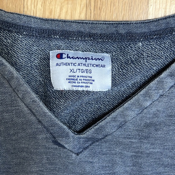Champion cropped sweatshirt - Picture 2 of 3